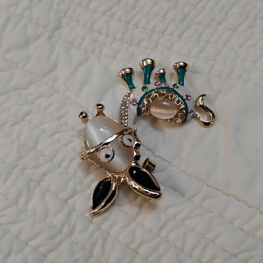 Betsey Johnson Gold and Black Donkey Pendent. No Chain. - Picture 3 of 4